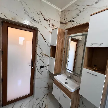 Vicino Al Mare Apartment *